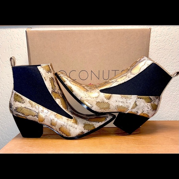 NWT-Coconuts by Matisse Snake-Print Bootie - Picture 4 of 10